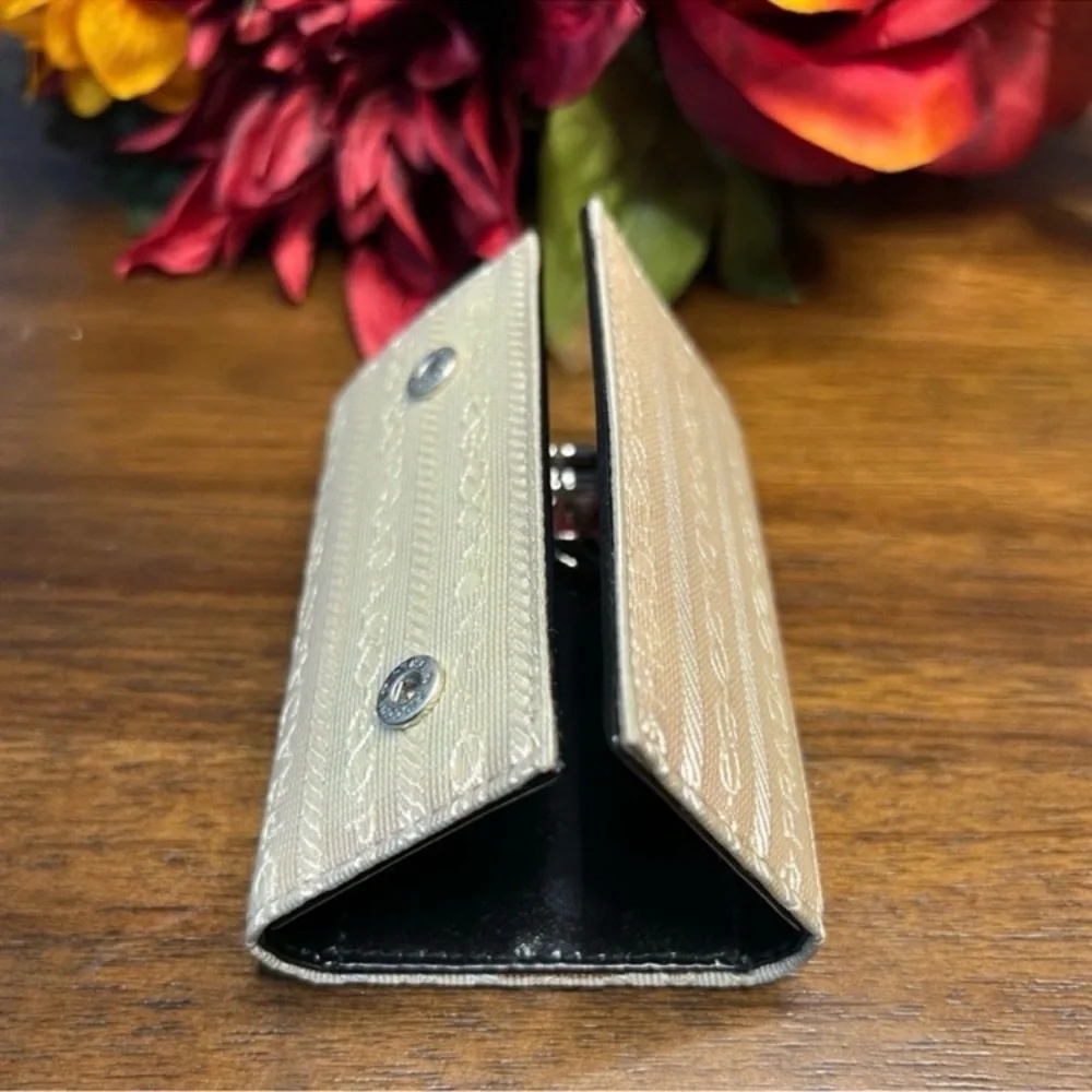 Prada Tessuto 6-Keyholder w/ COA EUC